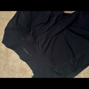 Black Alphalete legging with side pocket